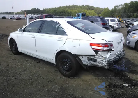 2010 Toyota Camry Le/Se/Xle z USA, uszkodzony, nr VIN 4T1BF3EK1AU525819